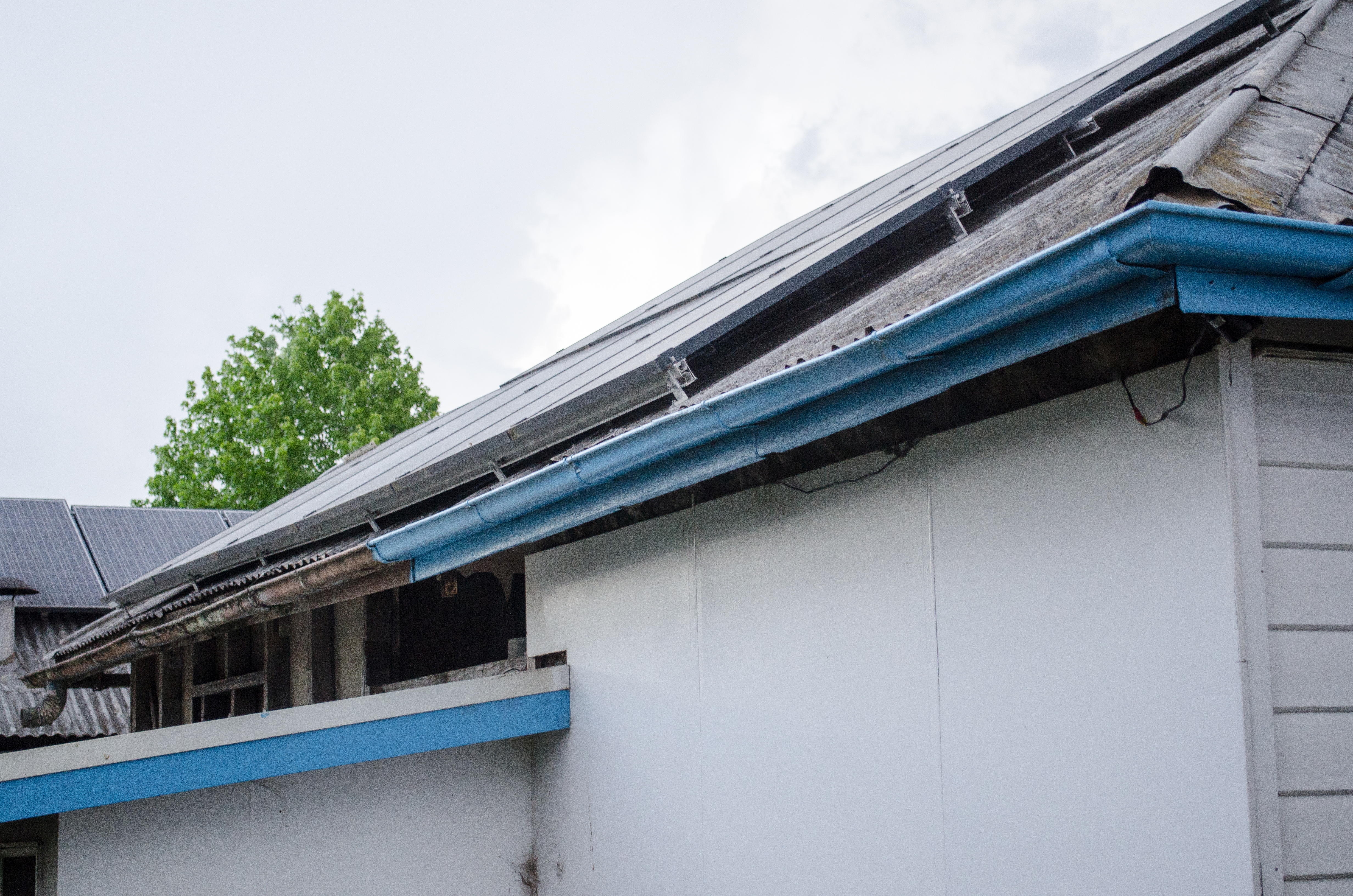 New Berrima Store roof and walls falling apart.jpg