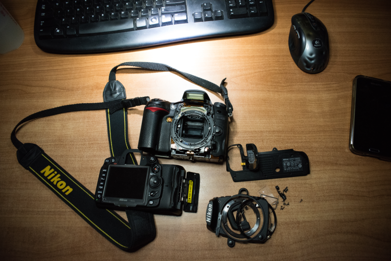 Nikon D7000 for parts 1.png