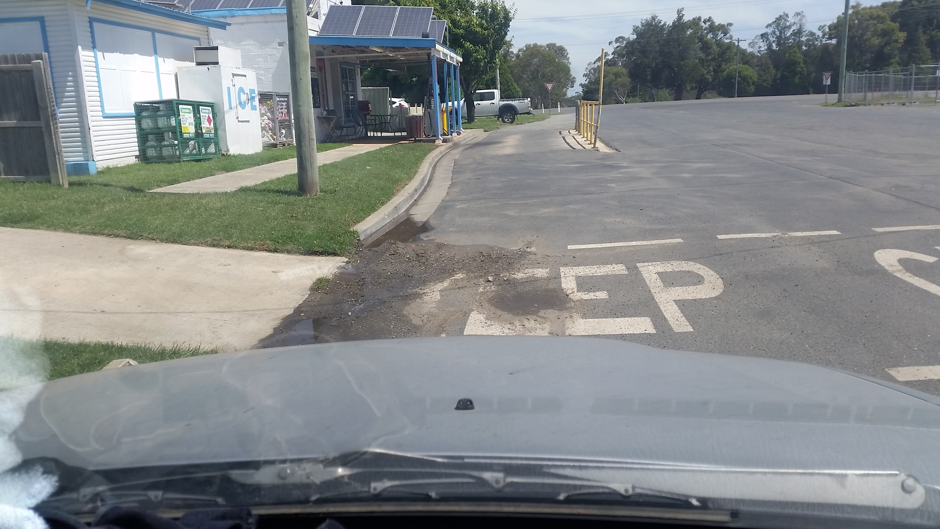 New Berrima Store pushing their  biohazard waste onto the neighbours..jpg